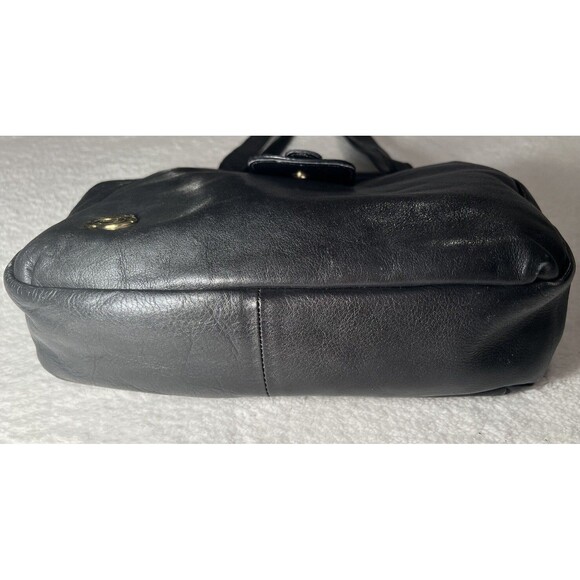 Etienne Aigner Vintage Leather Shoulder Bag Purse In Black W/ Bakelite Closure - Picture 4 of 14